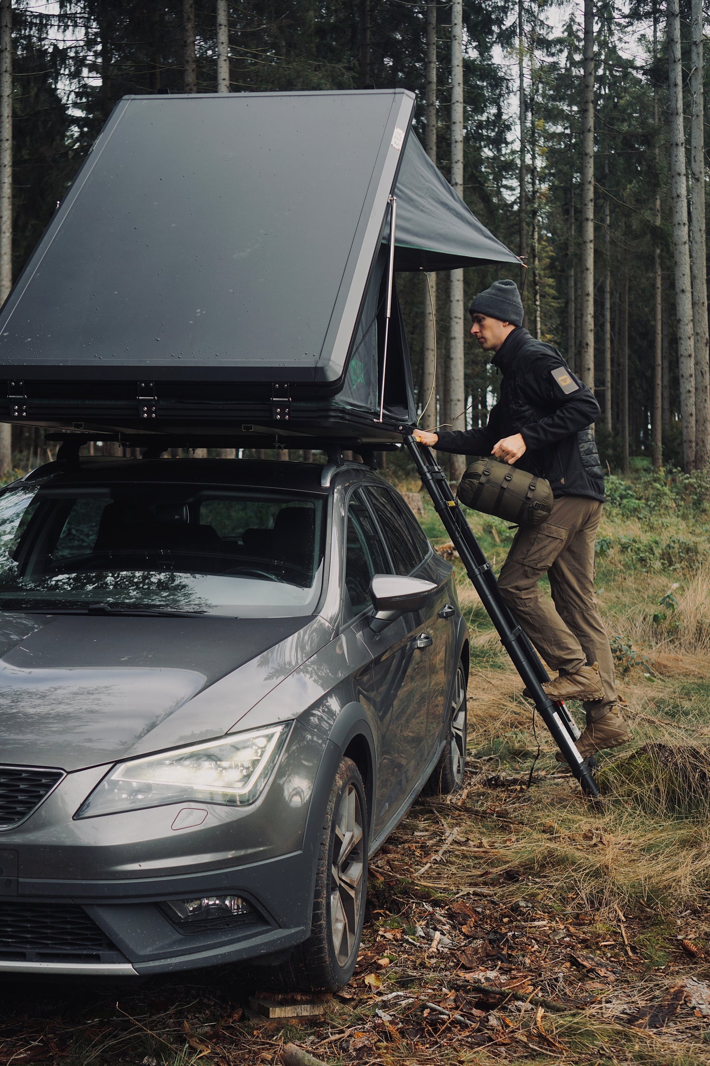 Hard-shell roof top tent "Gerald"